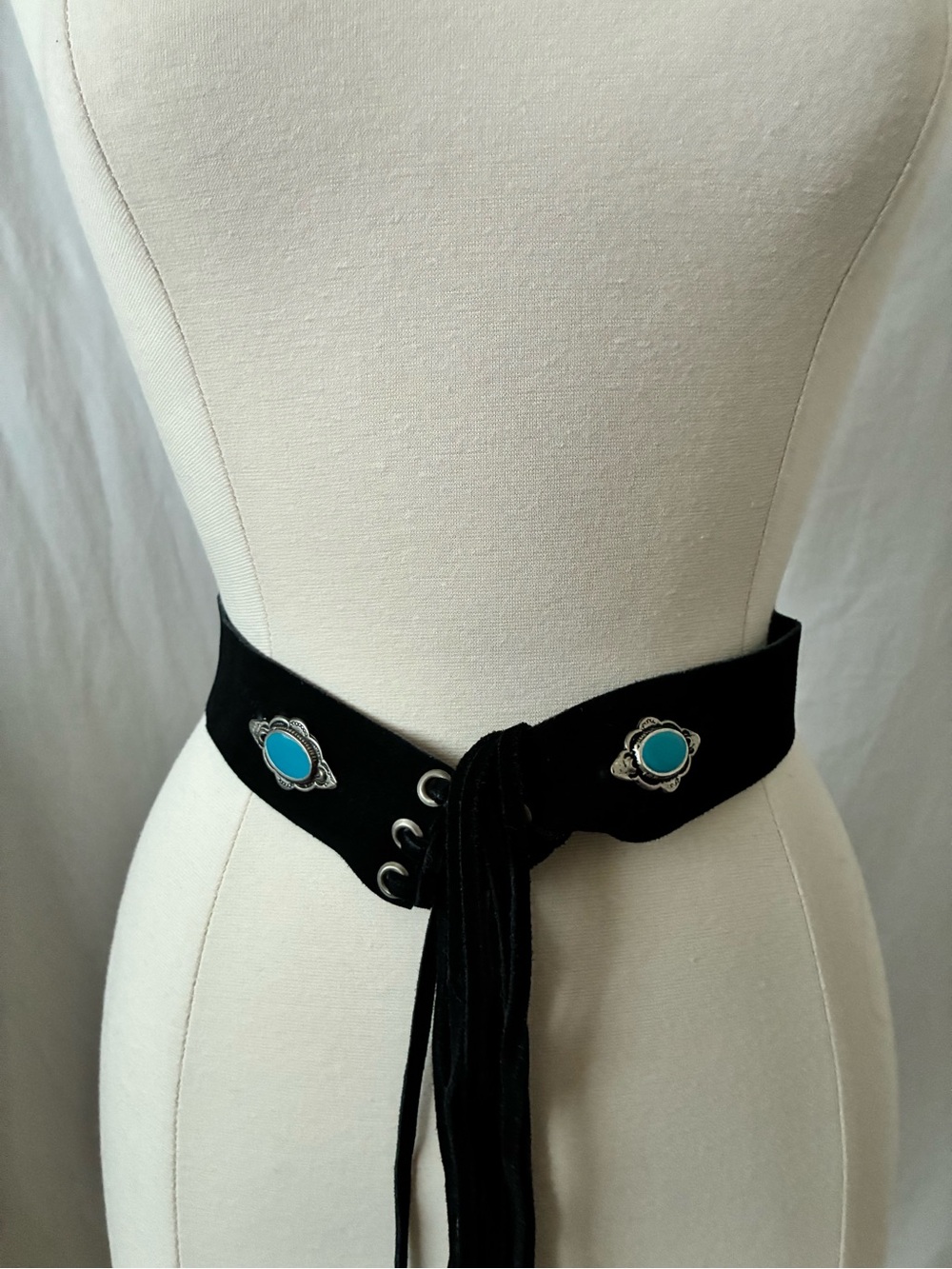 Vintage y2k black suede boho belt w/ tassels